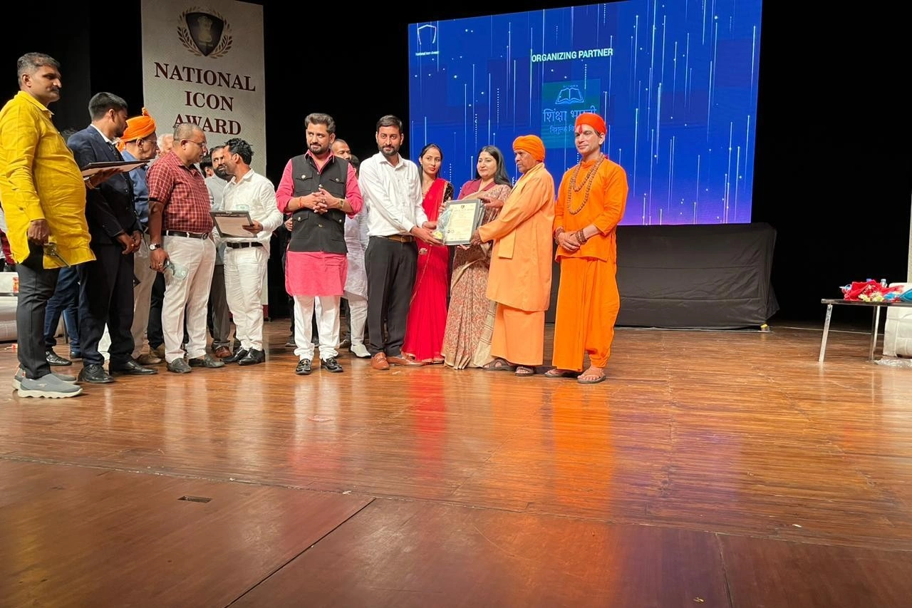 Student Receiving IT Certification from Digital Computer Technology - Best Computer Coaching and Institute